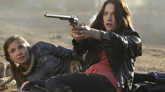 Wynonna Earp: A Maldição dos Renascido Wynonna Earp: A Maldição dos Renascido