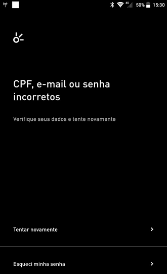 Ao tentar acessar o aplicativo Minha Claro Móvel, o sistema não consegue reconhecer os dados de acesso. (Imagem: Captura de tela por Adalton Bonaventura)