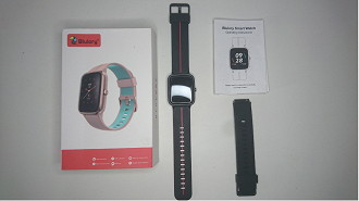 Itens que vem junto do smartwatch Blulory Glifo 5 Pro. (Imagem: Adalton Bonaventura / Oficina da Net)