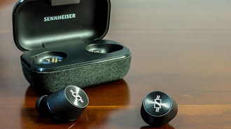 Fone de ouvido in-ear TWS Sennheiser Momentum True Wireless 2 Anniversary Edition. Fonte: Vitor Valeri