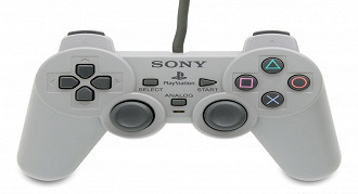 O Dual Analog antecedeu o Dualshock.