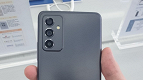 Galaxy A82 em imagens reais: câmera frontal será inserida em furo na tela