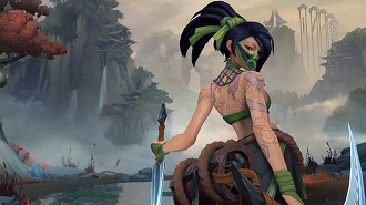 Akali requer mais intimidade com o jogo, mas é extremamente ágil.