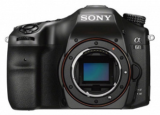 Câmera Sony a68.