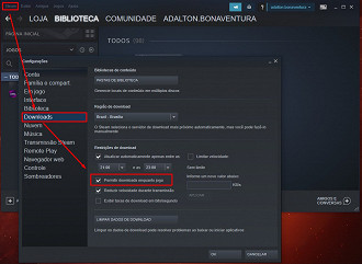 Você pode desabilitar a opção para fazer downloads enquanto joga.