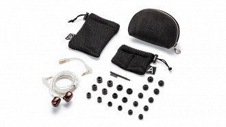 Acessórios do fone de ouvido in-ear AK Solaris X. Fonte: Astell&Kern Acessórios do fone de ouvido in-ear AK Solaris X. Fonte: Astell&Kern