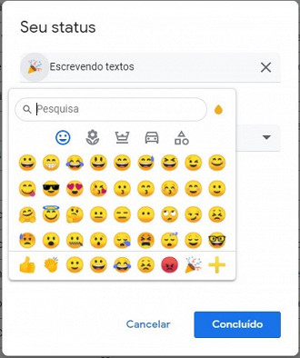 Adicionando emojis na frase de status. Fonte: Vitor Valeri