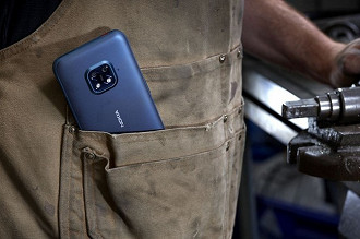 Por oferecer boa durabilidade, o Nokia XR20 é indicado para quem trabalha em locais que podem acontecer acidentes, como em obras e oficinas. (Imagem: Reprodução / HMD Global)
