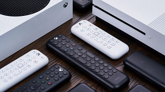 Controles de mídia para Xbox Series X/S e Xbox One da 8BitDo. Fonte: 8BitDo