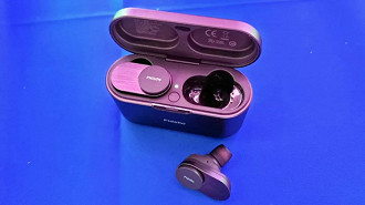 Foto do fone de ouvido in-ear Bluetooth TWS Philips Fidelio T1 na cor preta. Fonte: Future
