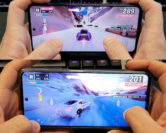 O Asphalt 9 consegue mais recursos visuais no Poco X3 Pro, oferecendo uma experiência mais imersiva ao usuário