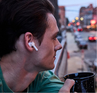 Fone de ouvido in-ear Bluetooth TWS OnePlus Buds Z2. Fonte: OnePlus