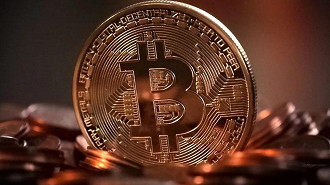 O Bitcoin é a principal criptomoeda do mercado. (Crédito: Michael Wuensh/Pixabay)
