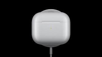 Tecnologia MagSafe nos AirPods 3. Fonte: Apple (YouTube)