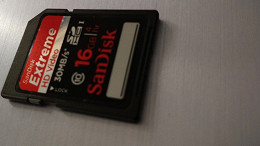 Novo MacBook Pro suporta cartões SD UHS-II, mas não UHS-III