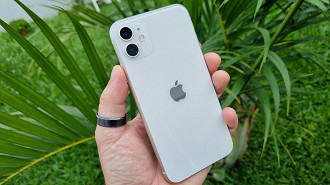 O iPhone 11 foi lançado há dois anos, mas ainda é um celular moderno. (Crédito: Oficina da Net/Nicolas Muller)