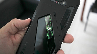 Display RGB nas costas do ROG Phone 5s Pro