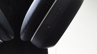 Botões de comando do headphone Bluetooth Edifier W600BT. Fonte: Vitor Valeri