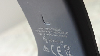 Parte interna do arco do headphone Bluetooth Edifier W600BT. Fonte: Vitor Valeri
