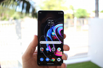 Motorola Edge 20 Pro oferece uma taxa de atualização de 144 Hz. (Crédito: Oficina da Net)