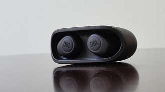 Fone de ouvido in-ear TWS JBL Wave 100. Fonte: Vitor Valeri