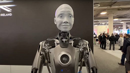 Ameca, humanoide com expressões realistas, interage com pessoas na CES 2022 Ameca, humanoide com expressões realistas, interage com pessoas na CES 2022