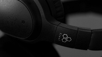 Fone de ouvido Bluetooth Final Audio UX3000. Fonte: Final Audio