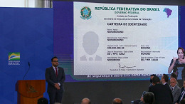 Governo apresenta nova carteira de identidade; veja como será o novo RG Governo apresenta nova carteira de identidade; veja como será o novo RG