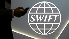 Ucrânia quer Rússia fora do Swift, sistema internacional de bancos; entenda