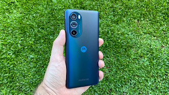 Recentemente lançado no Brasil, o Motorola Edge 30 Pro é um dos melhores aparelhos de 2022 até o momento (Crédito: Oficina da Net)