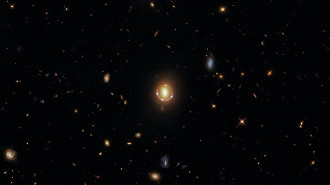 Imagem do Hubble de um anel de Einstein lançada em agosto de 2021. Fonte: ESA