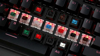 Diferentes switches em um teclado mecânico. Fonte: pcgamingrace