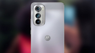 Conjunto de câmeras traseiras do Motorola Edge 30 (Crédito: Motorola/Divulgação