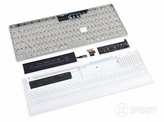 Teclado Magic Keyboard aberto. Fonte: iFixit