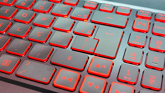 Acer Nitro 5 - O teclado é bonito, mas não é RGB