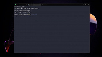Dando comando de instalação do Subsystem for Android 2 (WSA 2) no Windows PowerShell. Fonte: xda-developers