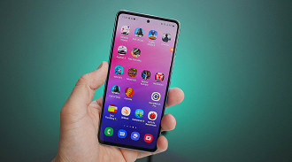 Display SuperAMOLED dispensa comentários