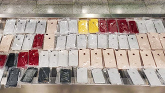 Mais de 100 iPhones contrabandeados foram apreendidos pela Receita Federal (Crédito: Receita Federal/Reprodução)