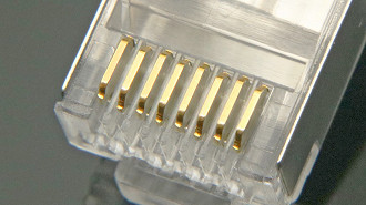 Conector de cabo ethernet CAT6 com pinos banhados a ouro. Crédito: Xintylink/Reprodução Conector de cabo ethernet CAT6 com pinos banhados a ouro. Crédito: Xintylink/Reprodução