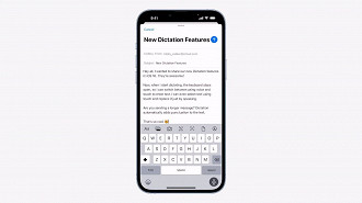 Anuncio da função de inserção de textos com pontuação e emojis no iOS 16 durante a WWDC 2022. Fonte: Apple