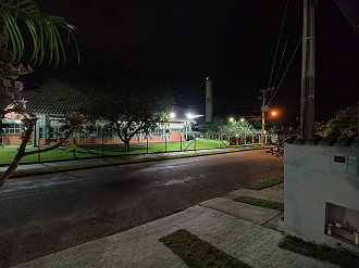 Lente ultrawide foto noturna