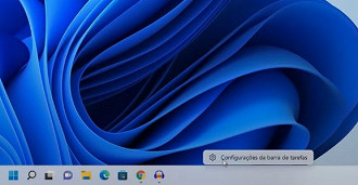Com o botão direito do mouse sob a barra de tarefas você consegue localizar a opção de configurações (Crédito: Adalton Bonaventura)