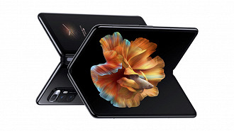 Xiaomi Mix Fold 2 é supostamente maior que o Galaxy Z Fold 4 (Crédito: Xiaomi/Reprodução)