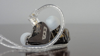 Fone de ouvido in-ear CCA CRA - Os 3 melhores fones de ouvido in-ear de até R$ 100. Fonte: Vitor Valeri