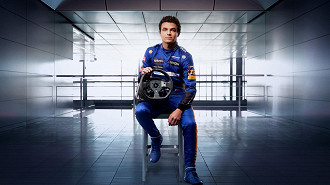 Piloto de F1 da McLaren Lando Norris com o volante de corrida Logitech G Pro. Fonte: Logitech