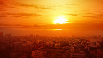 Como o calor extremo pode afetar a conexão com a internet. Fonte: scitechdaily Como o calor extremo pode afetar a conexão com a internet. Fonte: scitechdaily