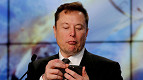 Elon Musk volta atrás e vai comprar o Twitter, mas com uma condição