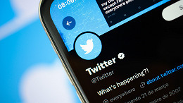 Elon Musk compra Twitter e solta o passarinho Elon Musk compra Twitter e solta o passarinho