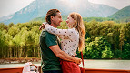 30 romances da netflix inspirados em livros para te fazer suspirar, filmes e séries