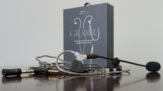 Cabo com microfone para fones in-ear Kinera Gramr. Fonte: Vitor Valeri